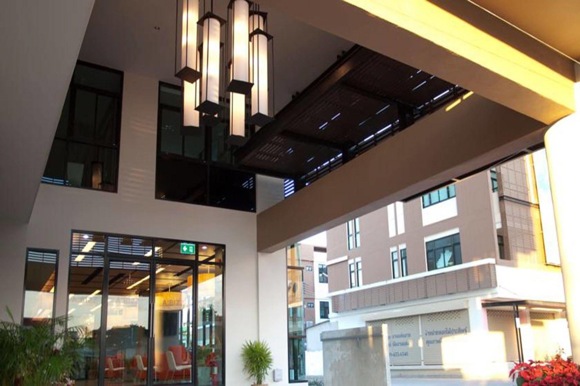 A:Bizz酒店 南邦 外观 照片
