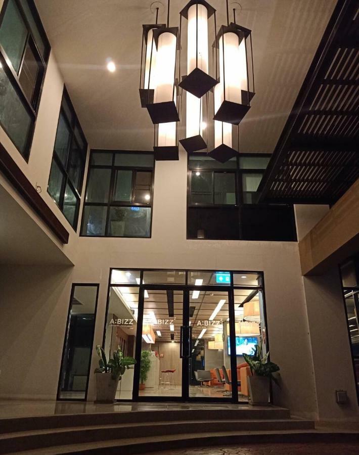 A:Bizz酒店 南邦 外观 照片